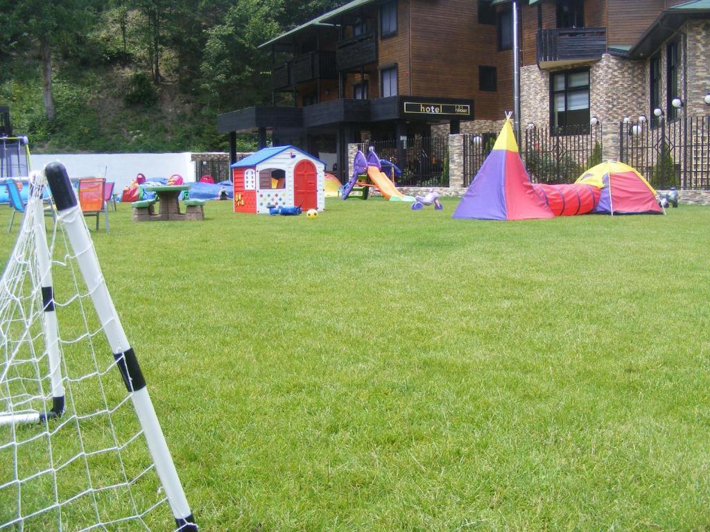 Hotel Hillden Lodge&Restaurant Drumu Carului Экстерьер фото
