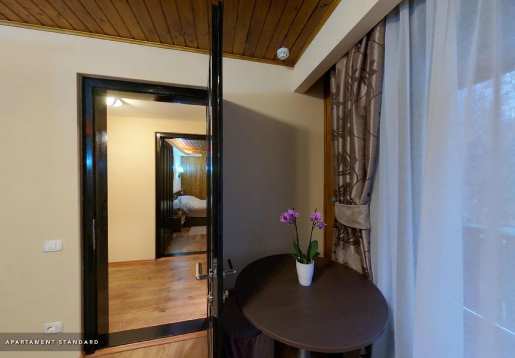 Hotel Hillden Lodge&Restaurant Drumu Carului Экстерьер фото