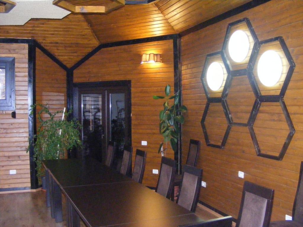 Hotel Hillden Lodge&Restaurant Drumu Carului Экстерьер фото