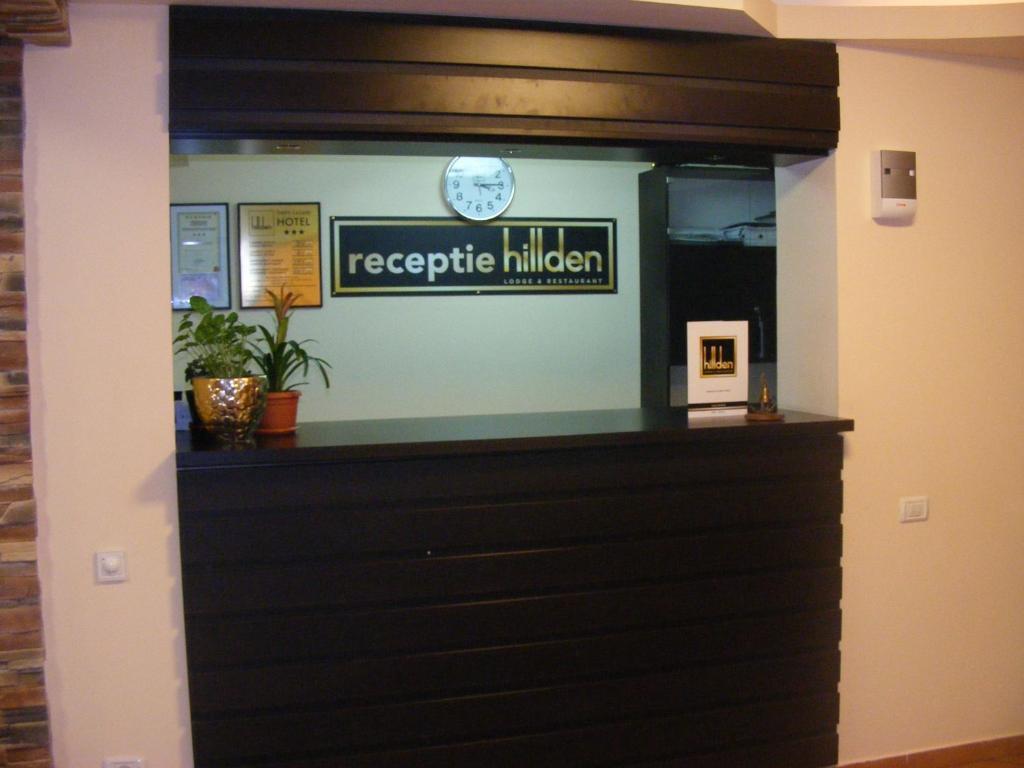 Hotel Hillden Lodge&Restaurant Drumu Carului Экстерьер фото